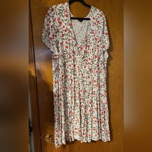 Torrid white sweetheart neckline, white with pink flowers dress. Size 6 or 30W.